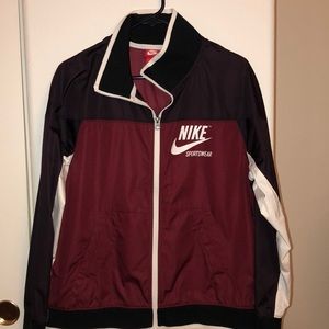 NIKE WINDBREAKER